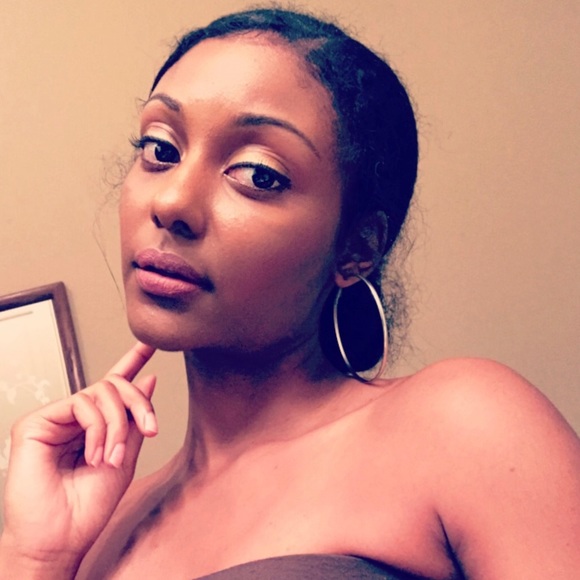 Meet your Posher, Kami - Picture 1 of 1